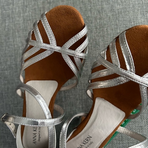 Anna Kern ballroom dance shoes silver size 6.5 - Picture 14 of 15